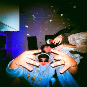 Show No Love (feat. Falls'S)