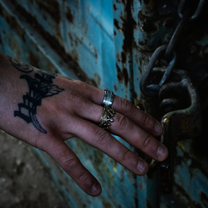 Connecté (Explicit)