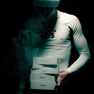 APPLE (feat. Folkcore & okkvalmo) (Explicit)