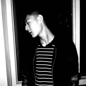 谁的故事 (伴奏)