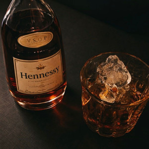 HENNESSY (Explicit)