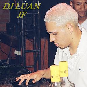 FINISSIMA VAI SENTA NA PICA PIRANHA REBOLAR (Explicit)