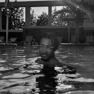 Middle (feat. +++TURTLEXGUY+++)