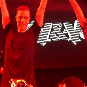 昊 天 -【社会小伙摇】 (Remix)