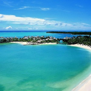 天在下雨我在想你