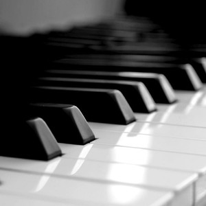 月光温柔缠绵迷雾模糊你的脸