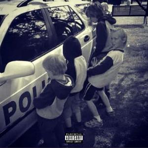 Policia (feat. Lil Kings 23) (Explicit)