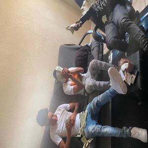 No Hesi(feat. Kurryio) (Explicit)