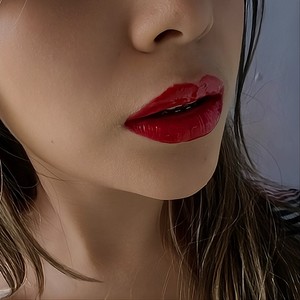 LABIOS ROJOS (Explicit)