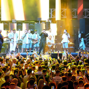 Amandoi (Live La Mega Discoteca Tineretului - Costinesti)