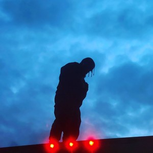 5 Freaky Girls(feat. Young War) (Explicit)
