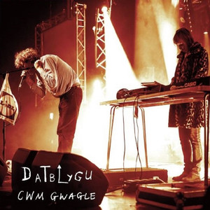 Y Purdeb Noeth (yn fyw/live)