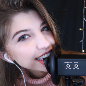 ASMR 900k Earn Noms & Kisses