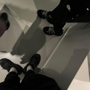 wit us (feat. Xhulooo) (Explicit)