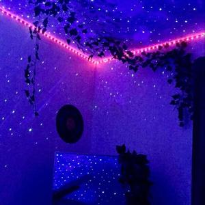 lost in space : (