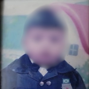 NO ESCURO, BRILHA O MEU PINGENTE! (Explicit)