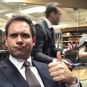 Suits (feat. Rōzu!) (Explicit)