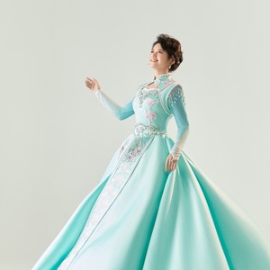 仰板子把月亮瞅上