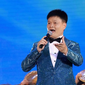 余景明 - 中国精神 (伴奏)