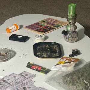 WELCOME BACK! (feat. ggsevv) (Explicit)