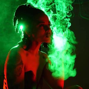 Im Smoking (feat. Queen D) (Explicit)