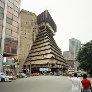 (is it even) Hot in LA ¿ (Explicit)