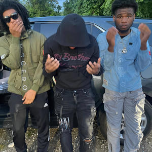 BUCKLE UP (feat. Marctweezy) (Explicit)