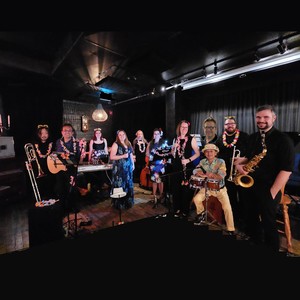 Fuego Y Hielo (feat. Émilie Chapados, Anik Simard & Danny Ouellet)