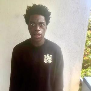 Kodak Green remixx (feat. Lil Khona, Fxnti & Killogne) (Explicit)