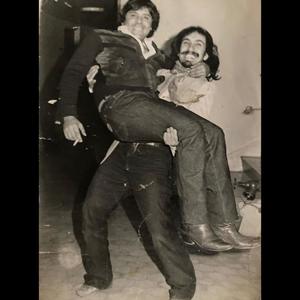 Con una lagrima en la garganta (Homenaje a Zalo Reyes)