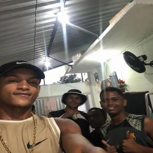PASSEI DE NAVE ELA ME VIU, TIPO HOLLYWOOD (feat. MC WS da Leste)