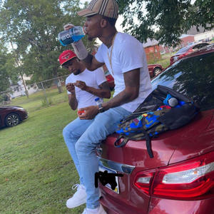 On top of dey head (feat. Pltnm & Que) (Explicit)