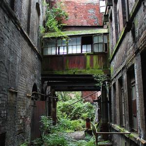 Fuedal Age (feat. Ayoza) (Explicit)