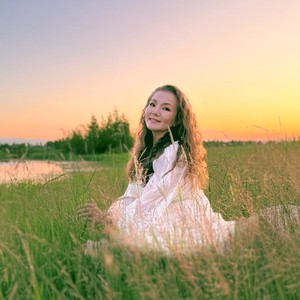 Үрүҥ түүннэрим