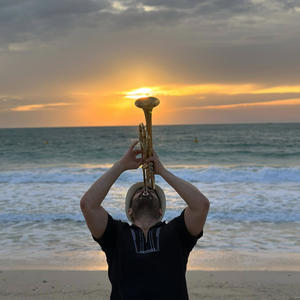 LA PLAYA DE ALEJANDRO LOBBO Y ALEX TWIN