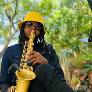 Asibe Happy (sax)