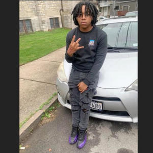 Cartier Frames (feat. Jchris) (Explicit)