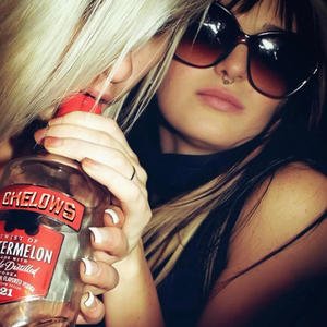 LIVN LIKE ME (feat. TalinWYA) (Explicit)