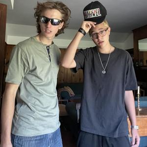 DoubleUpMafia - BACK ON THA TRACK (Explicit)