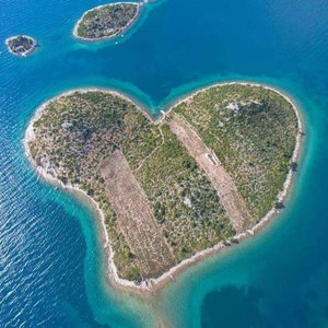 Loved (歌词版)