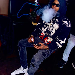 Bend over (Explicit)