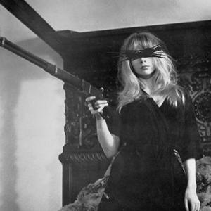 Bartz - shegotmoves (Explicit)