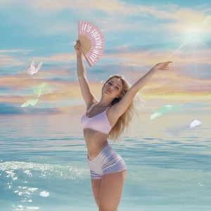 IT'S FUCKING HOT (Explicit)