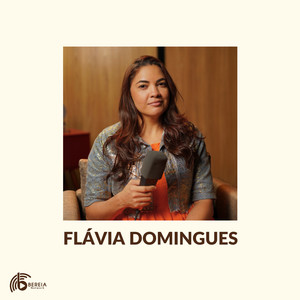 Flávia Domingues - Voz e Piano