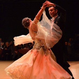 Kaiserwalzer (Op. 437) (Live)