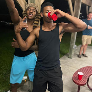 Make it happen (feat. Yung hu) (Explicit)