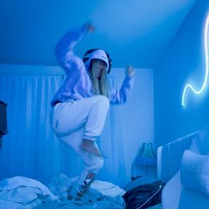 pretty rave girl (Explicit)