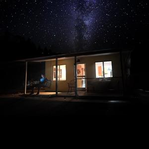 Min Ngai Ve Em (feat. Lesky Hype) (Explicit)