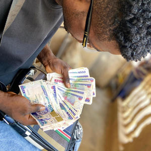 Aje (feat. Roady sneh & jentle star) (Radio Edit|Explicit)