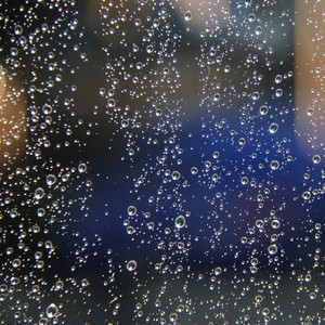 Window Rains in Waves